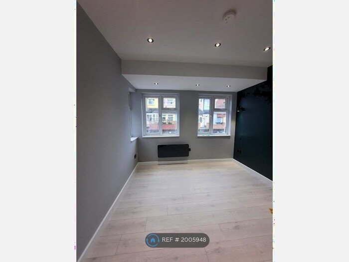 2 Bedroom Flat To Rent In Nelson Street, London, E6