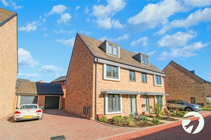 4 Bedroom Semi-Detached House To Rent In Thomas Drive, Castle Hill, Ebbsfleet Valley, Swanscombe DA10