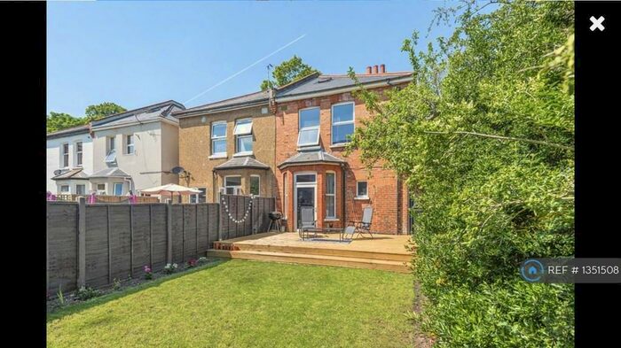 2 Bedroom Flat To Rent In Fairfield South, Kingston Upon Thames, KT1