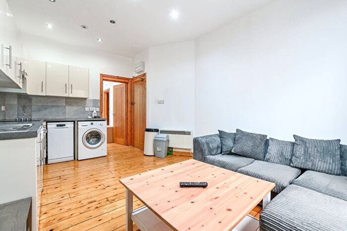1 Bedroom Flat To Rent In Sanford Lane, Stoke Newington, London, N16