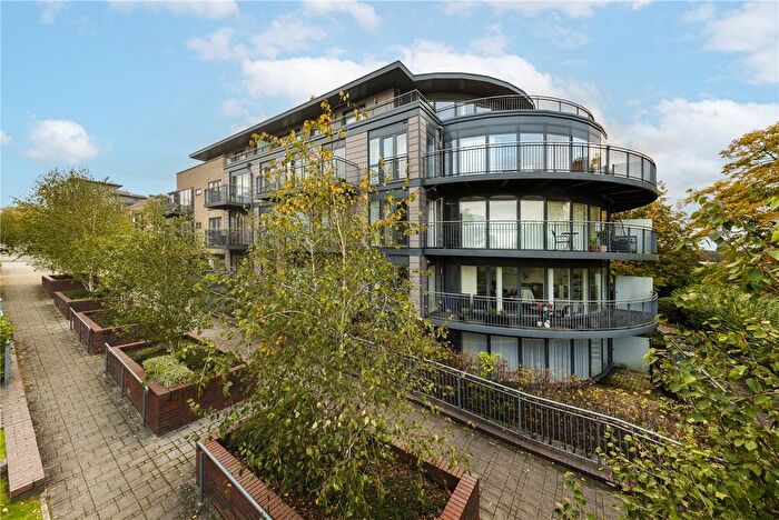 3 Bedroom Flat To Rent In Darwin House, Kingsley Walk, Cambridge, Cambridgeshire, CB5