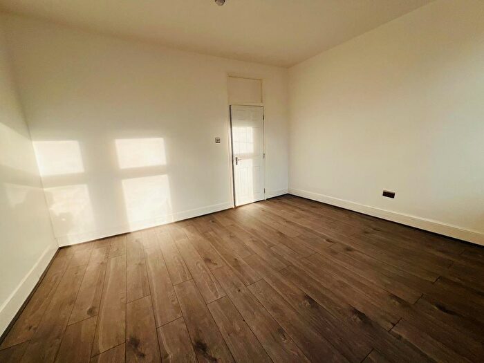 6 Bedroom Terraced House To Rent In Glenny Road, Barking, IG11