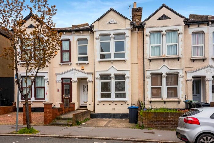 5 Bedroom Terraced House To Rent In Parchmore Road, Thornton Heath, CR7