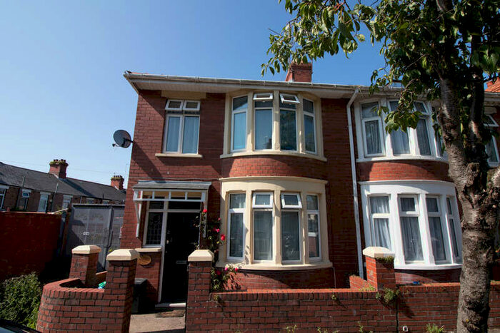 3 Bedroom End Of Terrace House To Rent In Dunraven Street, Barry, CF62