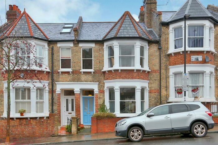 3 Bedroom House To Rent In Framfield Road, Highbury, N5