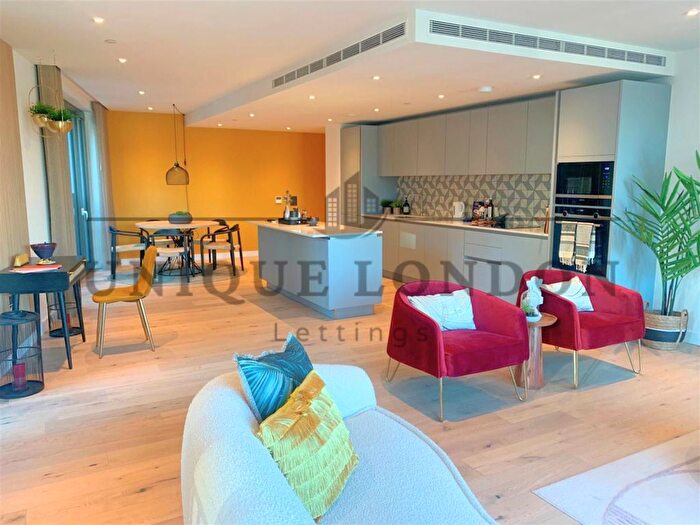 3 Bedroom Flat To Rent In Golden Lane, London, EC1Y
