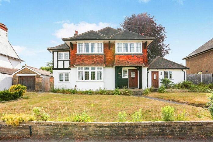 6 Bedroom Detached House For Sale In Cornwall Road, Cheam, SM2