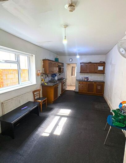 2 Bedroom Flat To Rent In Bendish Road, East Ham, Newham, London, E6