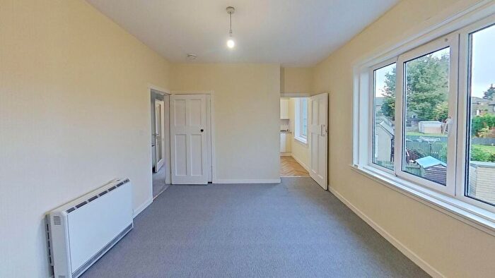 2 Bedroom Flat To Rent In Broomside Terrace, Edinburgh, EH12