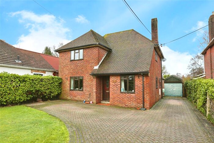 3 Bedroom Detached House For Sale In Upper Northam Road, Hedge End, Southampton, Hampshire, SO30