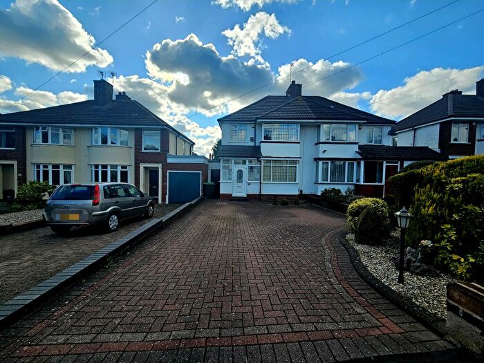 3 Bedroom House To Rent In Carter Road, Birmingham, B43