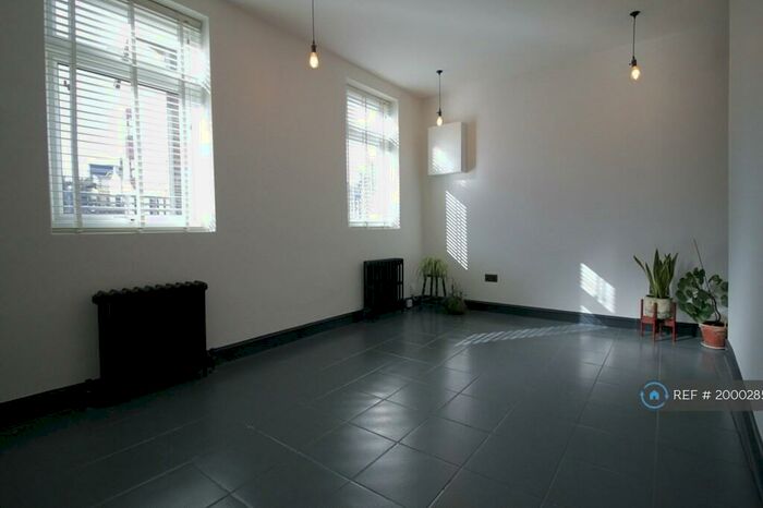 1 Bedroom Flat To Rent In Endwell Road, London, SE4