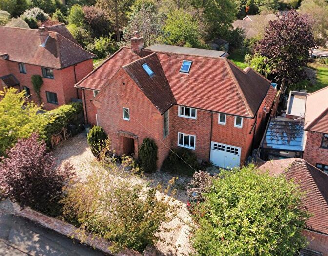 5 Bedroom Detached House For Sale In Wendan Road, Newbury, RG14