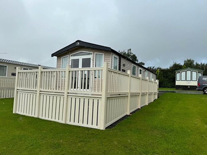 2 Bedroom Mobile/park Home For Sale In Mynachlogddu, Clynderwen, SA66