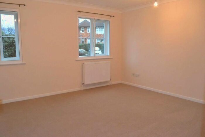 1 Bedroom Flat For Sale In Parkside, Waltham Cross, Hertfordshire, EN8