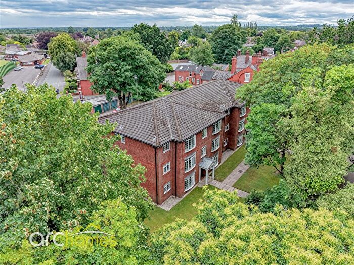 2 Bedroom Flat For Sale In Pennington Mews, Leigh, WN7