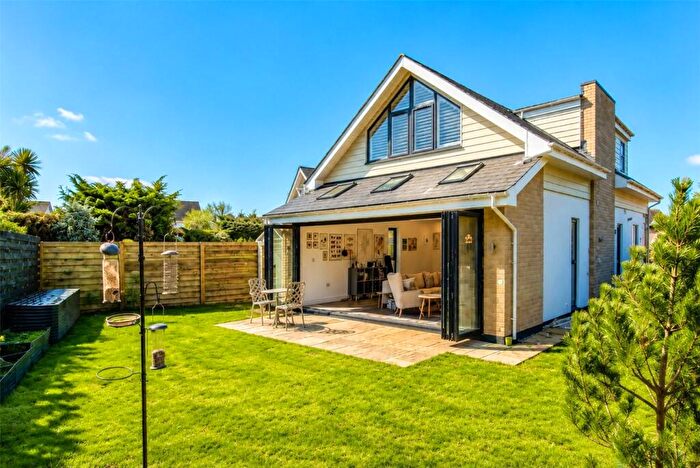4 Bedroom Detached House For Sale In South Western Crescent, Poole, Dorset, BH14