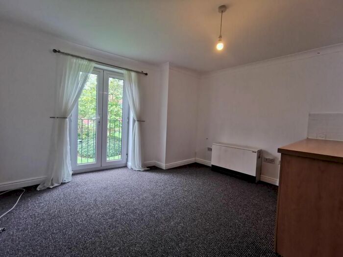 2 Bedroom Flat To Rent In Willenhall Road, Wolverhampton, WV1