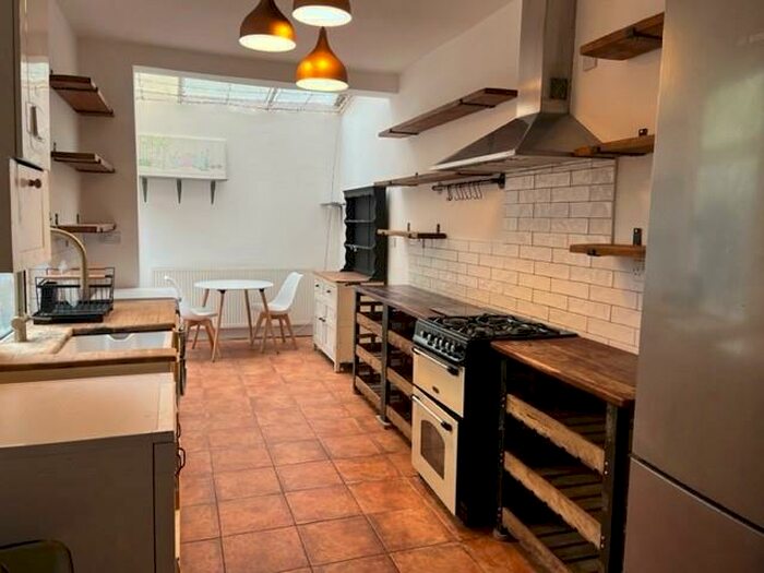 3 Bedroom Terraced House To Rent In Lightwoods Road, Bearwood, Birmingham, B67