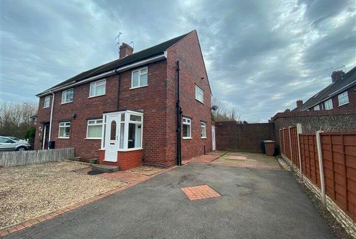 3 Bedroom Property To Rent In Burns Place, Wednesbury, WS10