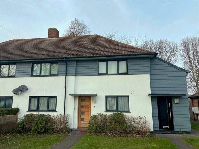 2 Bedroom Apartment To Rent In Shackleton Road, Gosport, Hampshire, PO13