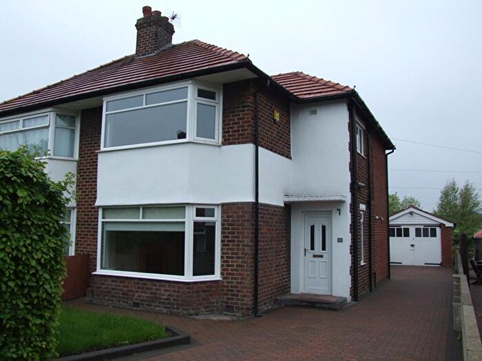 3 Bedroom Semi-Detached House To Rent In Green Park Road, Skircoat Green, Halifax, HX3