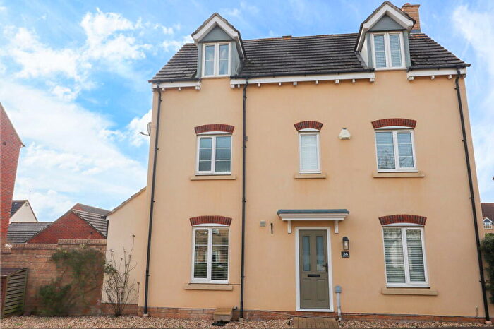 4 Bedroom End Of Terrace House For Sale In Buzzard Road, Calne, SN11