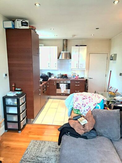 1 Bedroom Flat To Rent In Arthur Road, Wimbledon Park, SW19