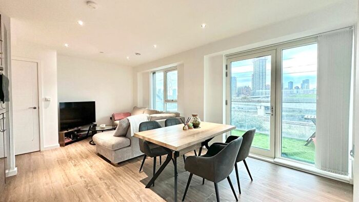 2 Bedroom Flat For Sale In Effra Gardens, Silvertown Way, London, E16