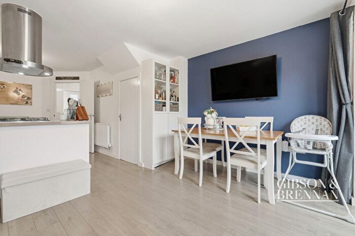 3 Bedroom End Terrace House For Sale In Brookfield Drive, Stanford-Le-Hope, SS17