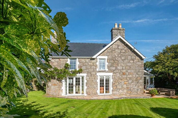 4 Bedroom House For Sale In Benllech, Tyn-Y-Gongl, LL74