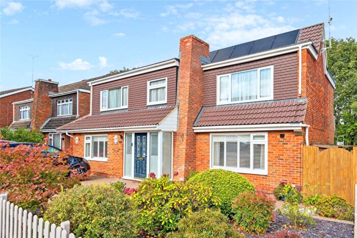 4 Bedroom Detached House For Sale In Wootton Drive, Grovehill, Hemel Hempstead, Hertfordshire, HP2