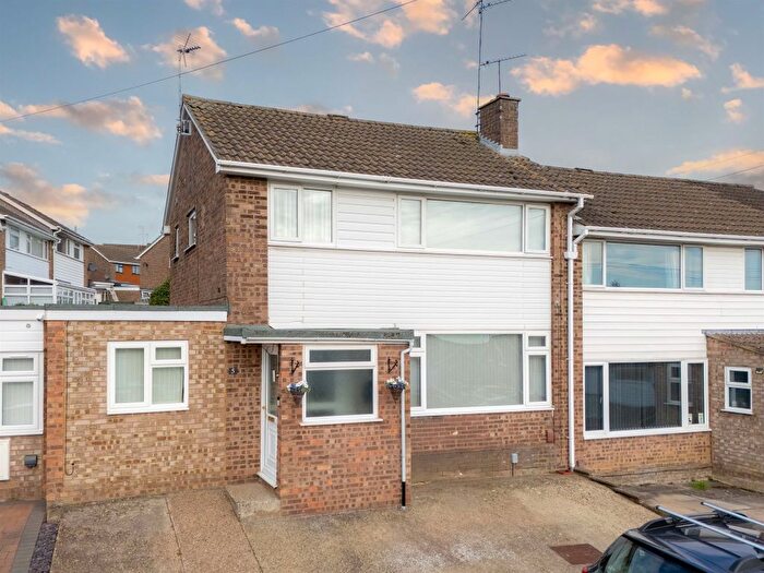 3 Bedroom Semi Detached House For Sale In John Smith Avenue, Rothwell, Kettering, NN14