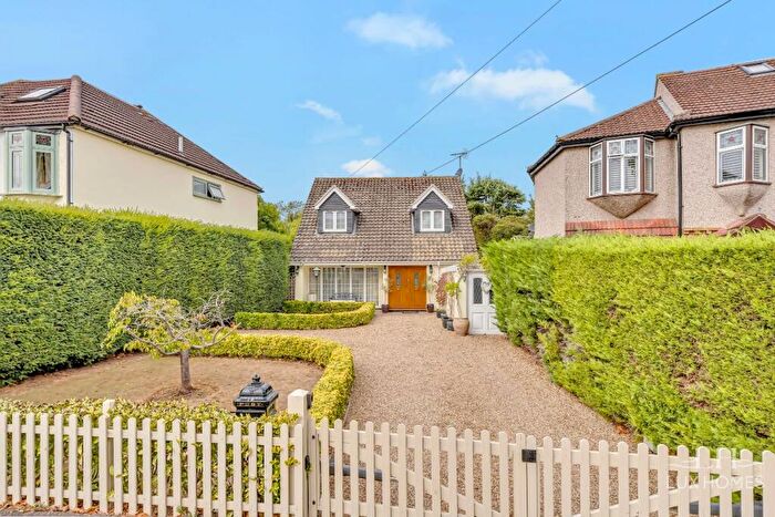 4 Bedroom Detached Bungalow For Sale In Rockingham Avenue, Hornchurch, RM11