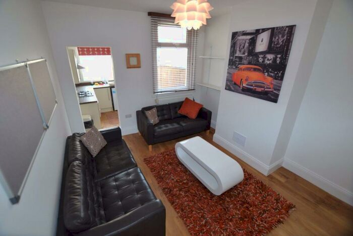 3 Bedroom House To Rent In Leyland Street, DE1