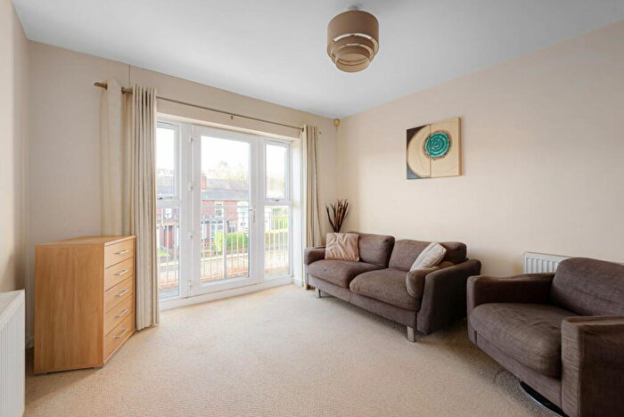 2 Bedroom Apartment To Rent In The Willows, Middlewood Road, S6