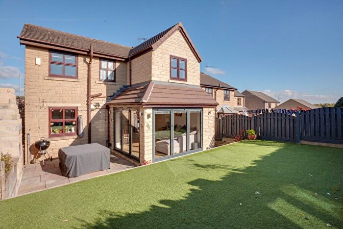 4 Bedroom Detached House For Sale In West End Drive, Cleckheaton, BD19