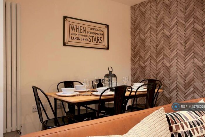 2 Bedroom Flat To Rent In East Parade, Harrogate, HG1