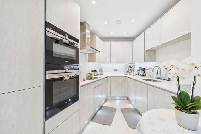 2 Bedroom Flat To Rent In St. Ives Road, Maidenhead, Berkshite, SL6