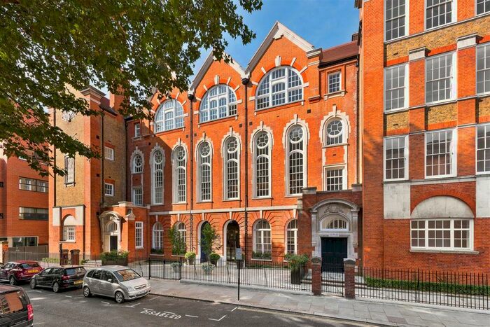 3 Bedroom Apartment To Rent In Hortensia Road, London, SW10