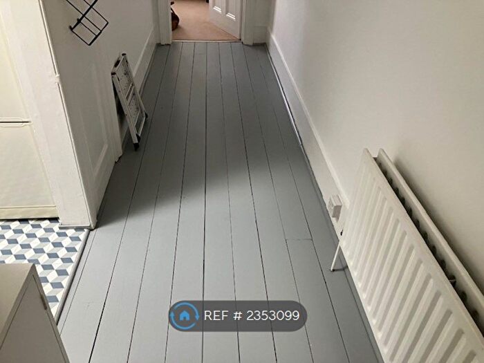 1 Bedroom Flat To Rent In Old Brompton Road, London, SW5