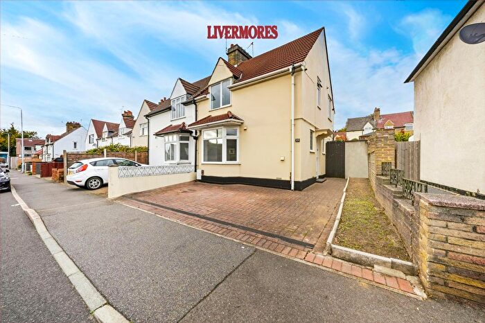 3 Bedroom Semi-detached House For Sale In Crayford Way, Crayford, Kent, DA1