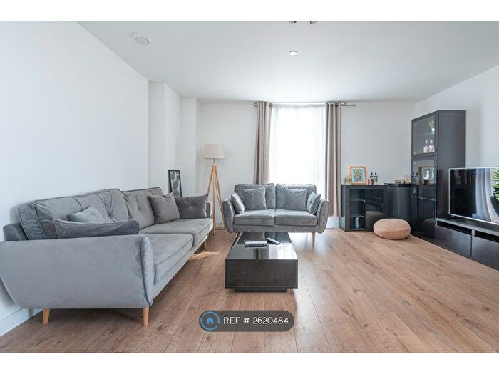 2 Bedroom Flat To Rent In Chancellor House, London, SE16