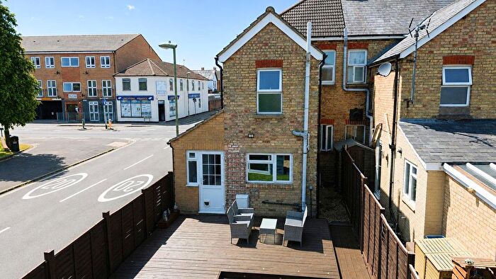 2 Bedroom End Terrace House For Sale In Peabody Road, Farnborough, GU14