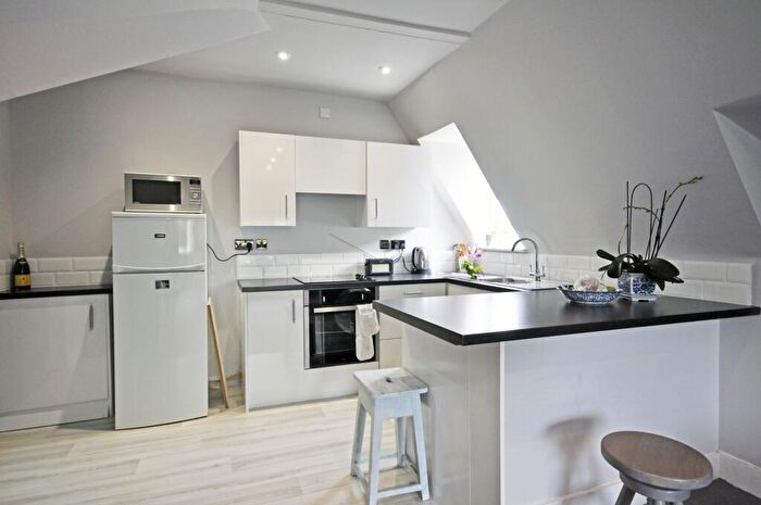 2 Bedroom Apartment To Rent In Castelnau, Barnes, SW13