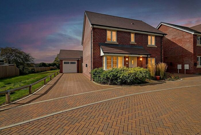 4 Bedroom Detached House For Sale In Avocet Drive, Angmering, BN16