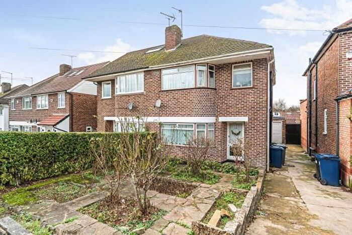 3 Bedroom Semi-Detached House For Sale In Engel Park, London, NW7
