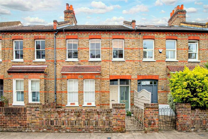 2 Bedroom Maisonette To Rent In Quill Lane, London, SW15