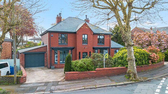 5 Bedroom Detached House For Sale In West Avenue, Stockton Heath, WA4