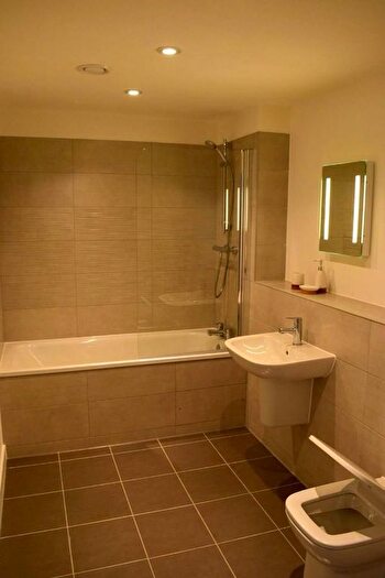 4 Bedroom Property To Rent In Moss Lane West, Manchester, M15